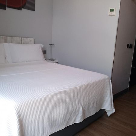 H La Cabana Pozuelo de Alarcón Екстериор снимка