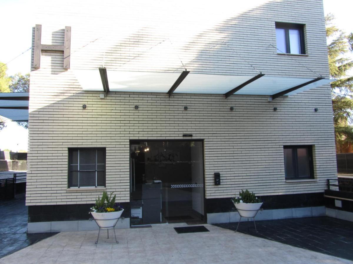 H La Cabana Pozuelo de Alarcón Екстериор снимка