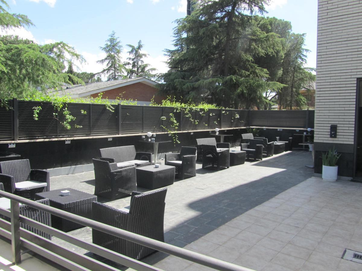 H La Cabana Pozuelo de Alarcón Екстериор снимка