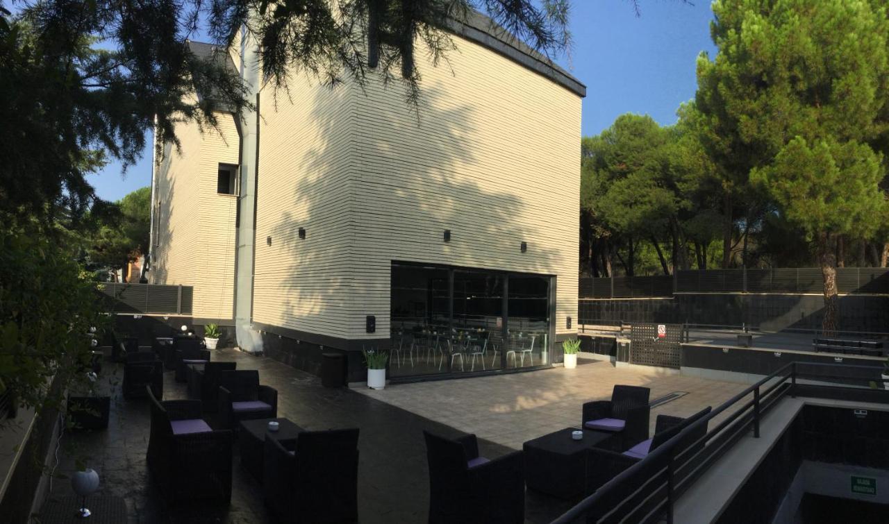 H La Cabana Pozuelo de Alarcón Екстериор снимка